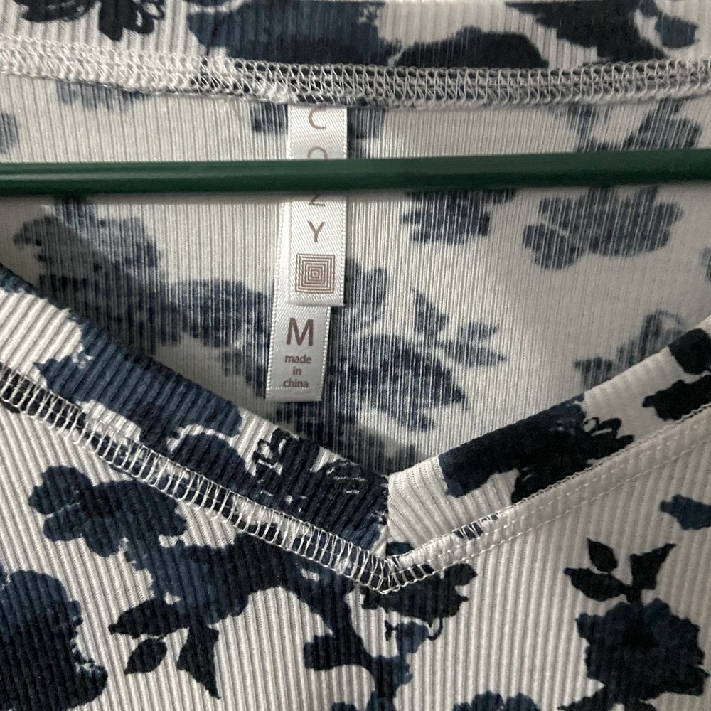 LuLaRoe COZY Hazel long sleeve raglan